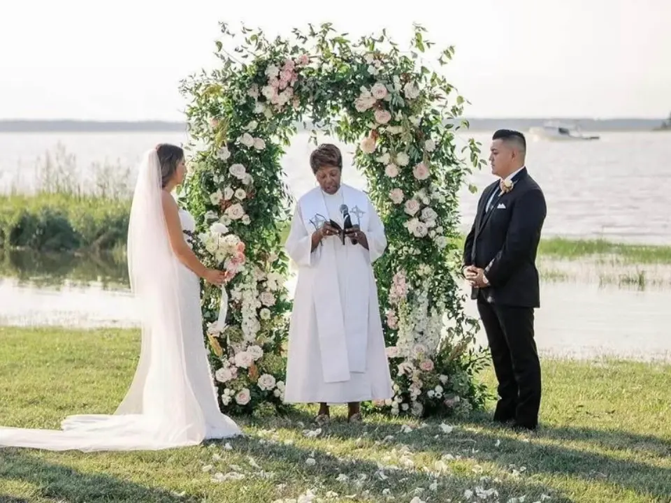 Arch design by Winters Farm Florals